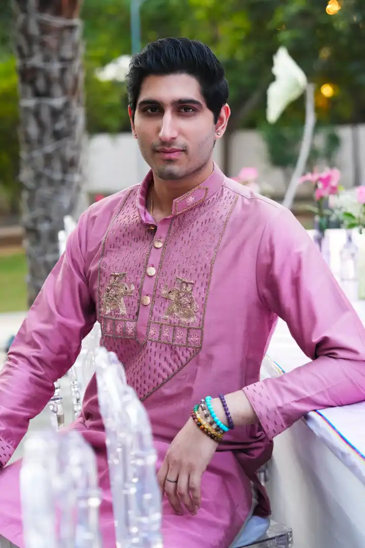 Hand embroidered Kurta - Image 4