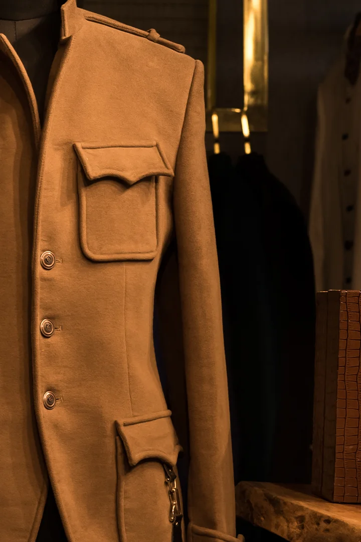 Regal Hunting Coat - Image 5